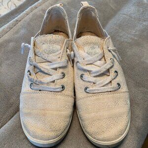 Roxy Bayshore light tan Slip On Sneakers Women's Casual Surf Shoes